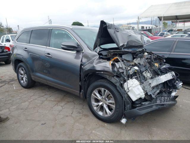  Salvage Toyota Highlander