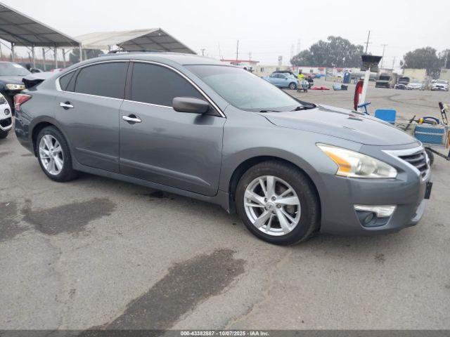  Salvage Nissan Altima