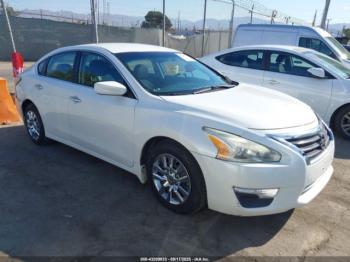  Salvage Nissan Altima