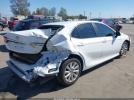 Toyota Camry Le Image 13