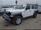Jeep Wrangler 4-door Summit 4x4 Image 10