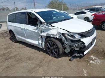  Salvage Chrysler Pacifica