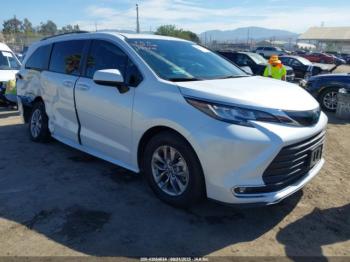  Salvage Toyota Sienna