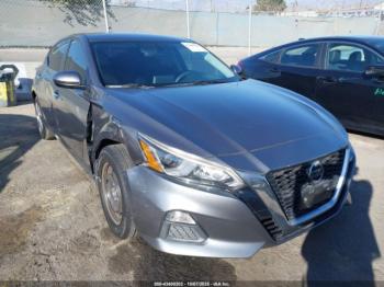  Salvage Nissan Altima