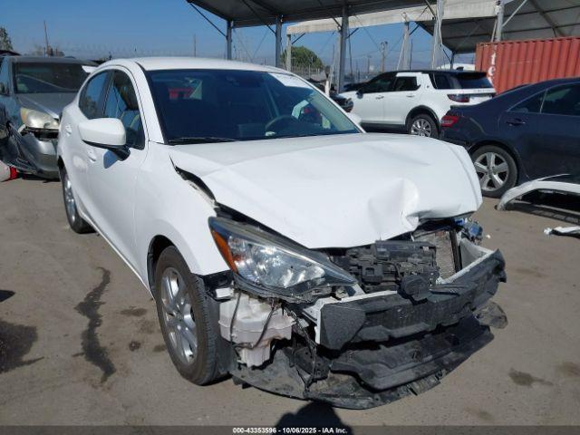  Salvage Toyota Yaris