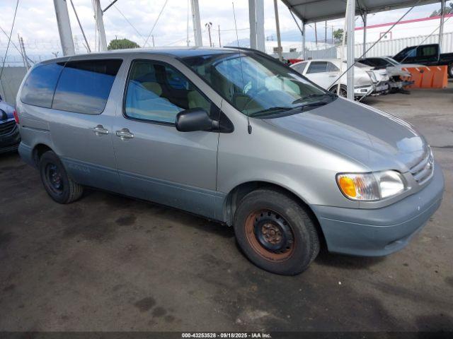  Salvage Toyota Sienna