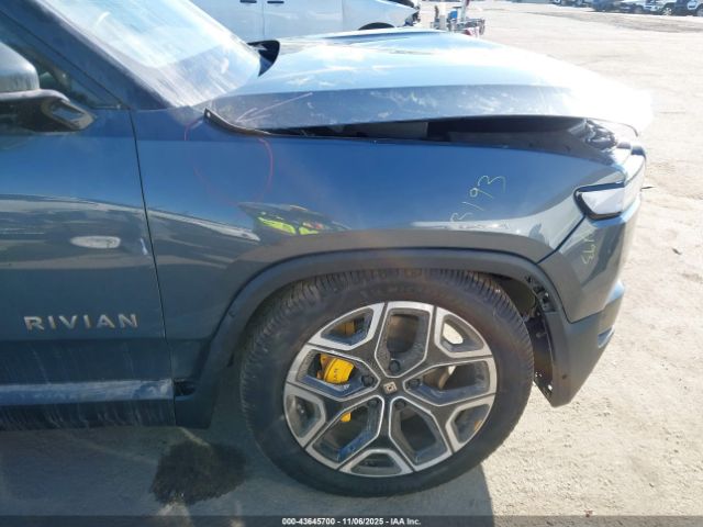 Rivian R1s Launch Edition Image 12