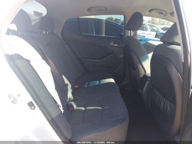 Kia Optima Lx Image 9