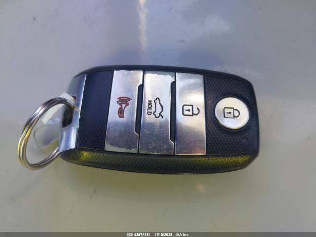 Kia Optima Lx Image 11