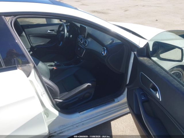 Mercedes-Benz Cla-class 4matic Image 8