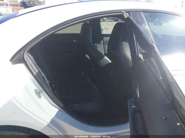 Mercedes-Benz Cla-class 4matic Image 11