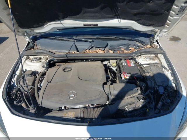 Mercedes-Benz Cla-class 4matic Image 10