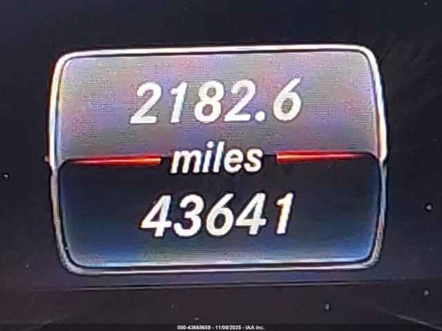 Mercedes-Benz Cla-class 4matic Image 3