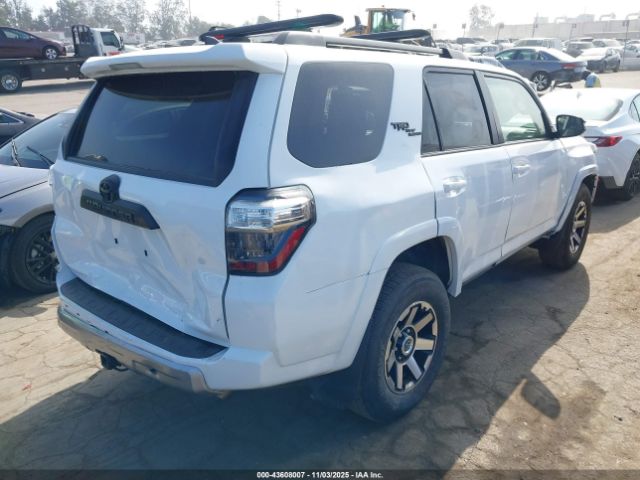 Toyota 4Runner Trd Off Road Premium Image 8