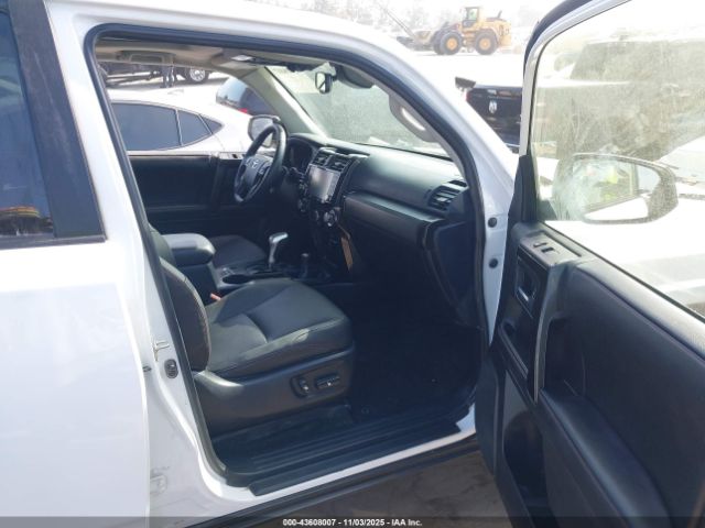 Toyota 4Runner Trd Off Road Premium Image 10