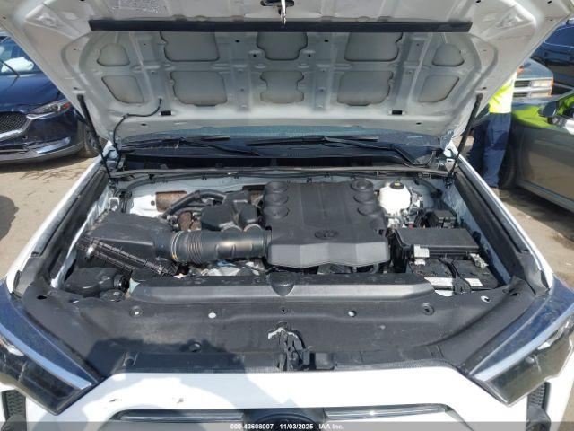 Toyota 4Runner Trd Off Road Premium Image 9