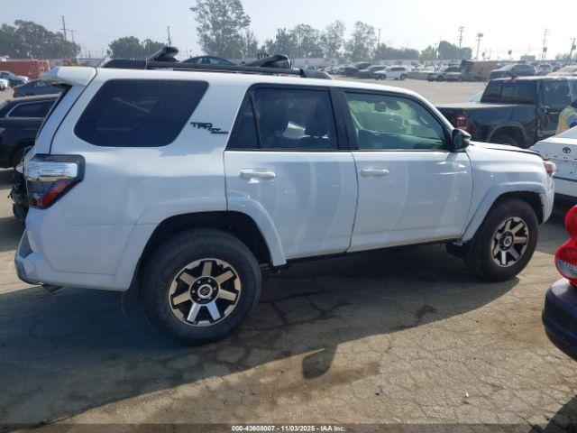 Toyota 4Runner Trd Off Road Premium Image 16
