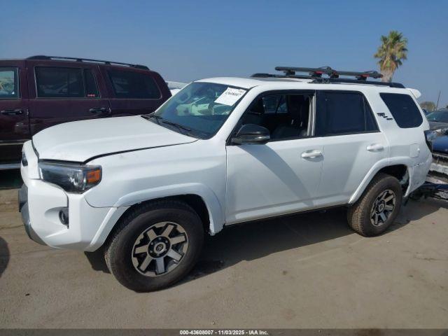 Toyota 4Runner Trd Off Road Premium Image 5