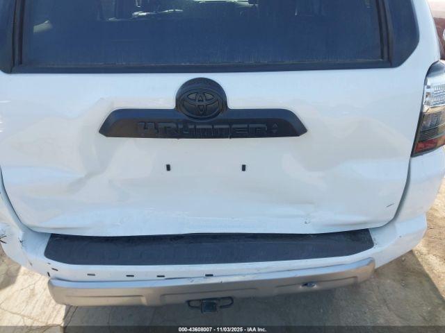 Toyota 4Runner Trd Off Road Premium Image 3