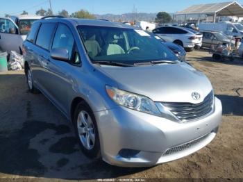  Salvage Toyota Sienna