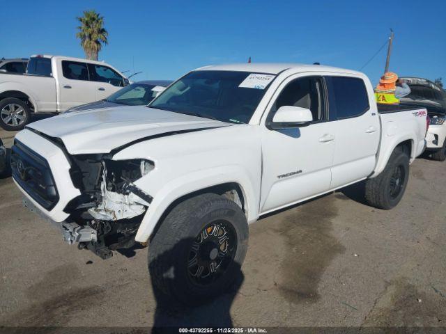 Toyota Tacoma Sr5 V6 Image 12