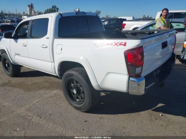 Toyota Tacoma Sr5 V6 Image 15