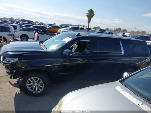 Chevrolet Suburban 4wd Lt Image 17