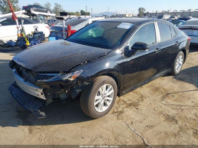 Toyota Camry Le Image 19