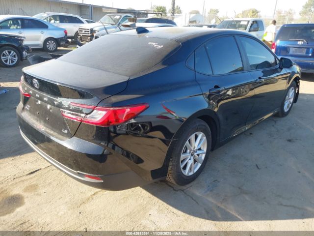 Toyota Camry Le Image 2