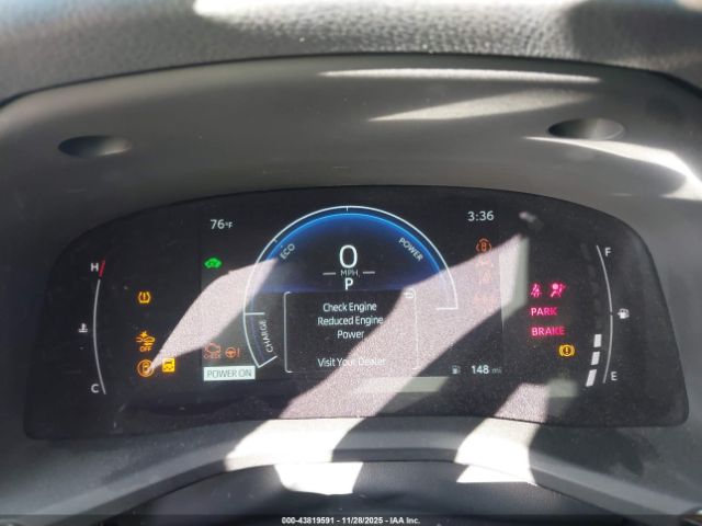 Toyota Camry Le Image 6