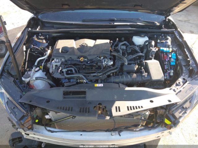 Toyota Camry Le Image 11