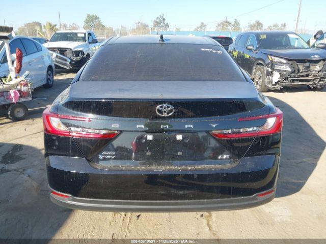 Toyota Camry Le Image 14