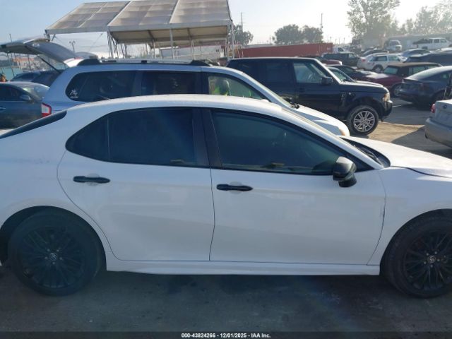 Toyota Camry Se Nightshade Edition Image 9