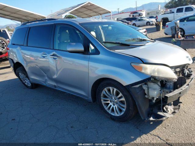  Salvage Toyota Sienna