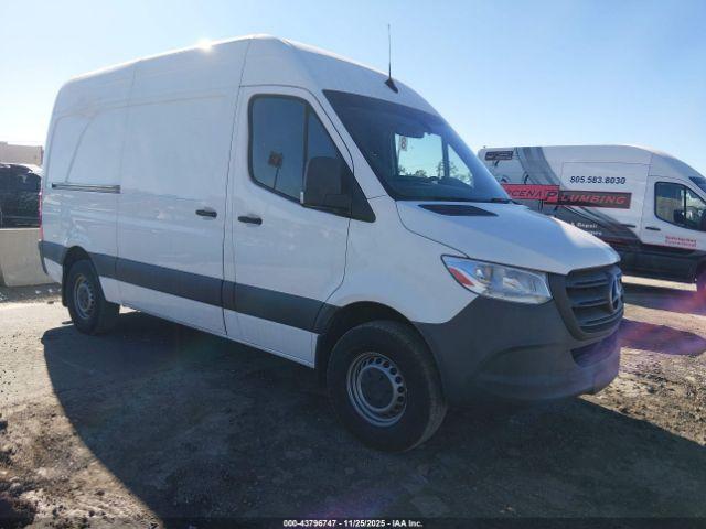  Salvage Mercedes-Benz Sprinter 2500