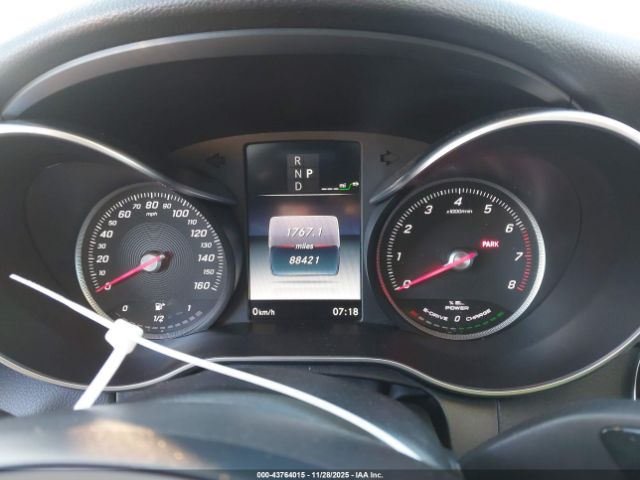 Mercedes-Benz C-Class Image 3