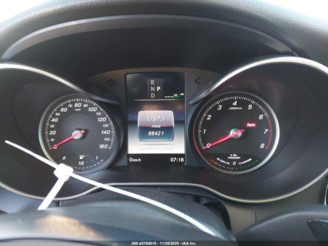 Mercedes-Benz C-Class Image 3