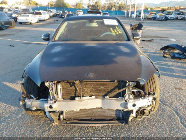 Mercedes-Benz C-Class Image 12