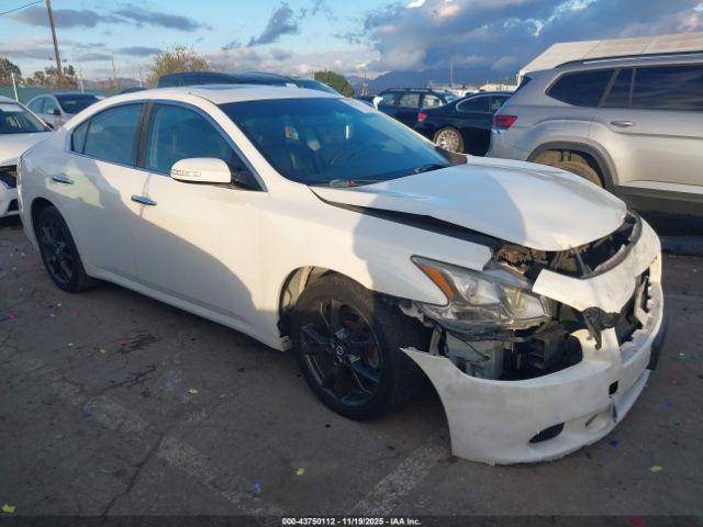  Salvage Nissan Maxima