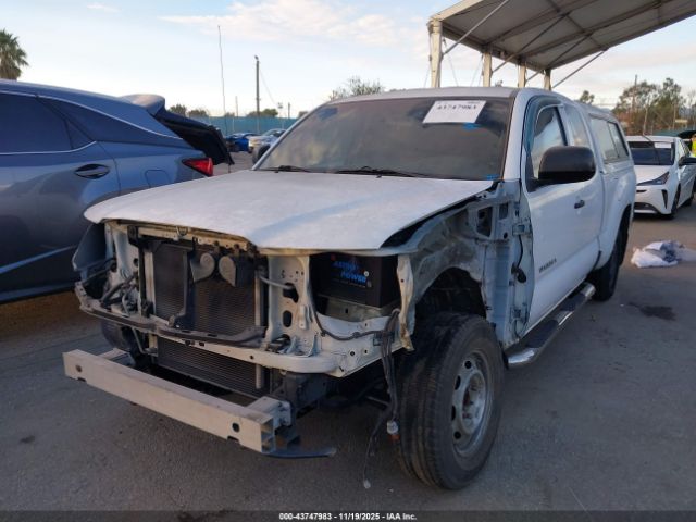 Toyota Tacoma Image 4