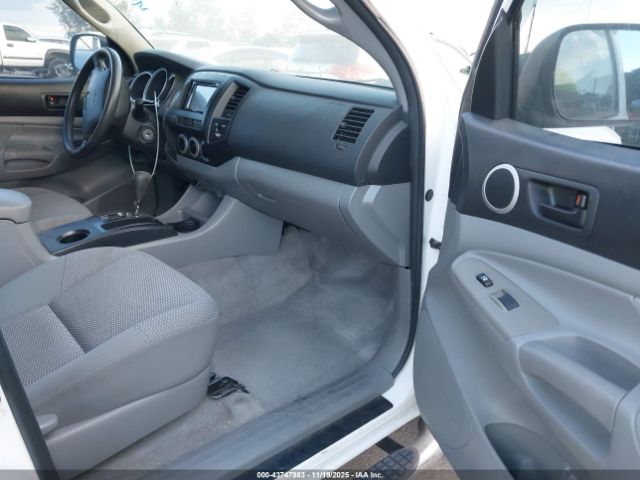 Toyota Tacoma Image 5