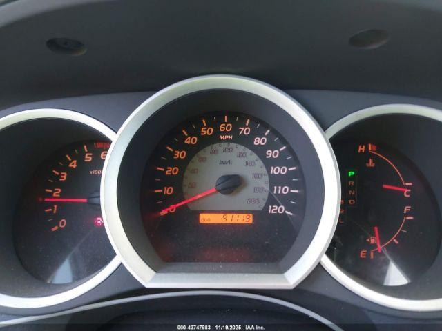 Toyota Tacoma Image 6