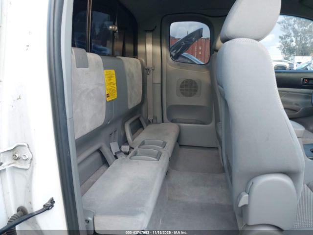 Toyota Tacoma Image 15