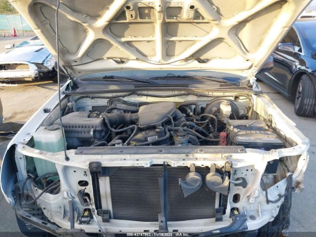 Toyota Tacoma Image 9