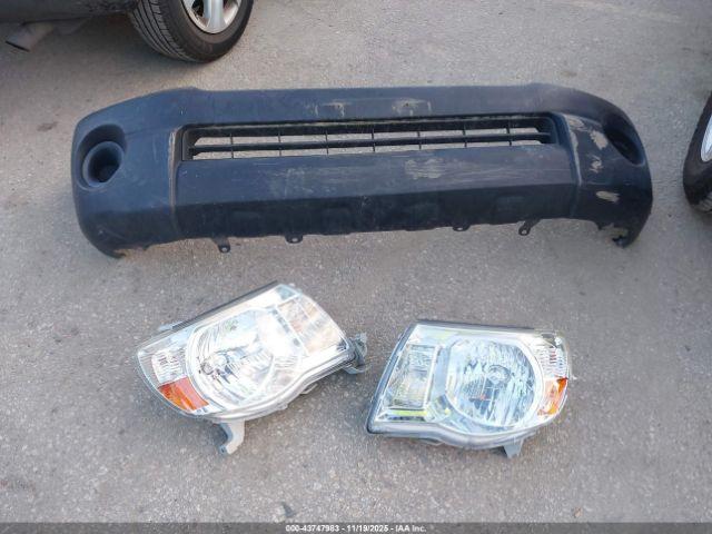 Toyota Tacoma Image 8