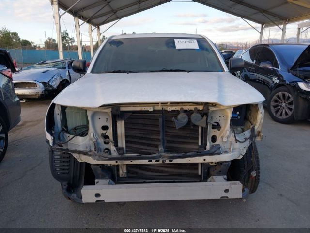 Toyota Tacoma Image 14