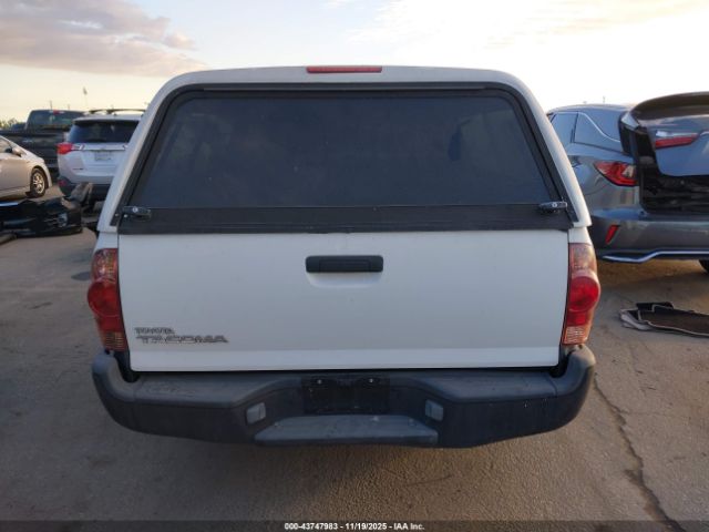 Toyota Tacoma Image 16