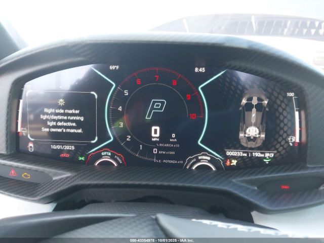 Lamborghini Revuelto Image 13