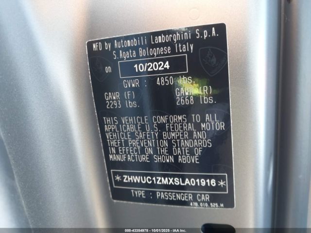 Lamborghini Revuelto Image 11