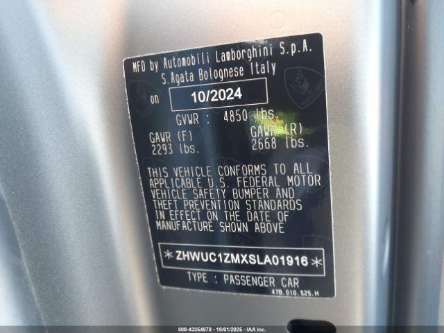 Lamborghini Revuelto Image 11